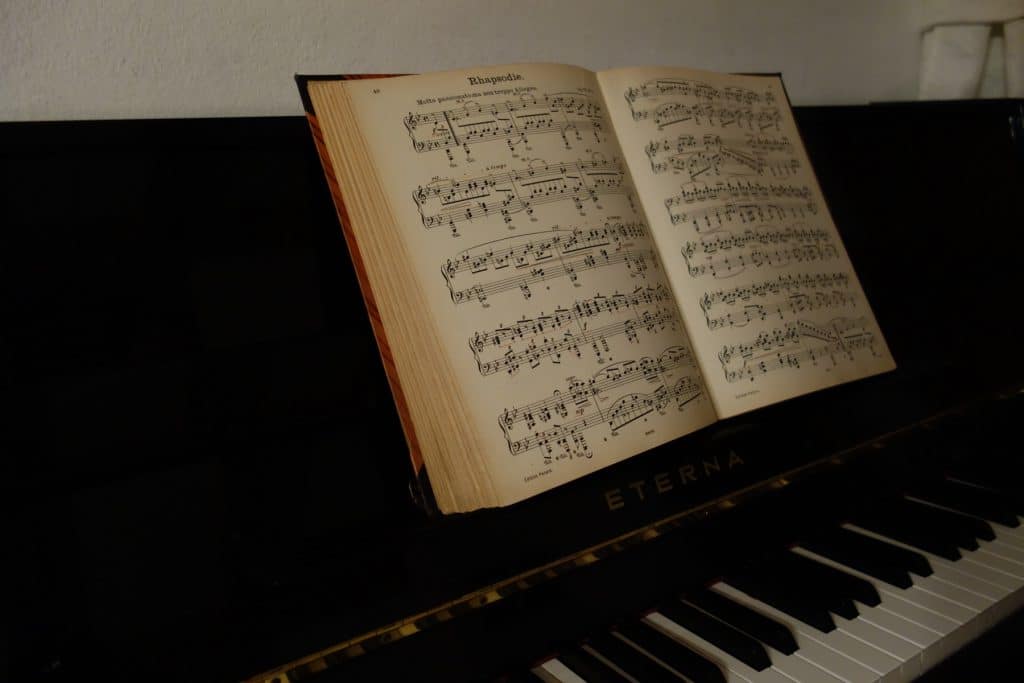 8 häufige Fehler beim Klavier üben, die deinen Fortschritt verlangsamen