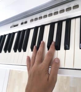 Die richtige Handhaltung am Klavier